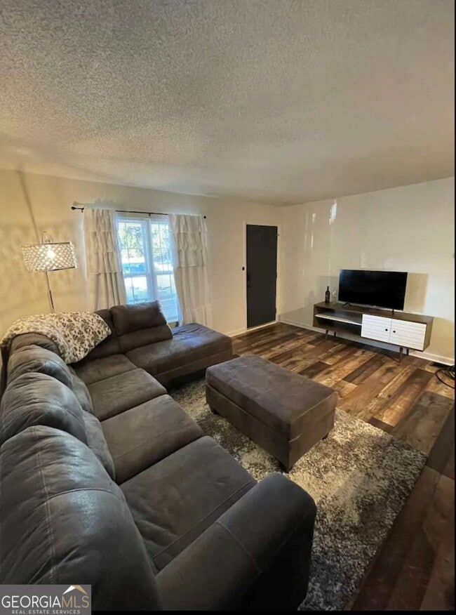 Building Photo - 683 Grant St