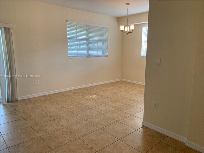 Building Photo - 10800 NW 88th Terrace