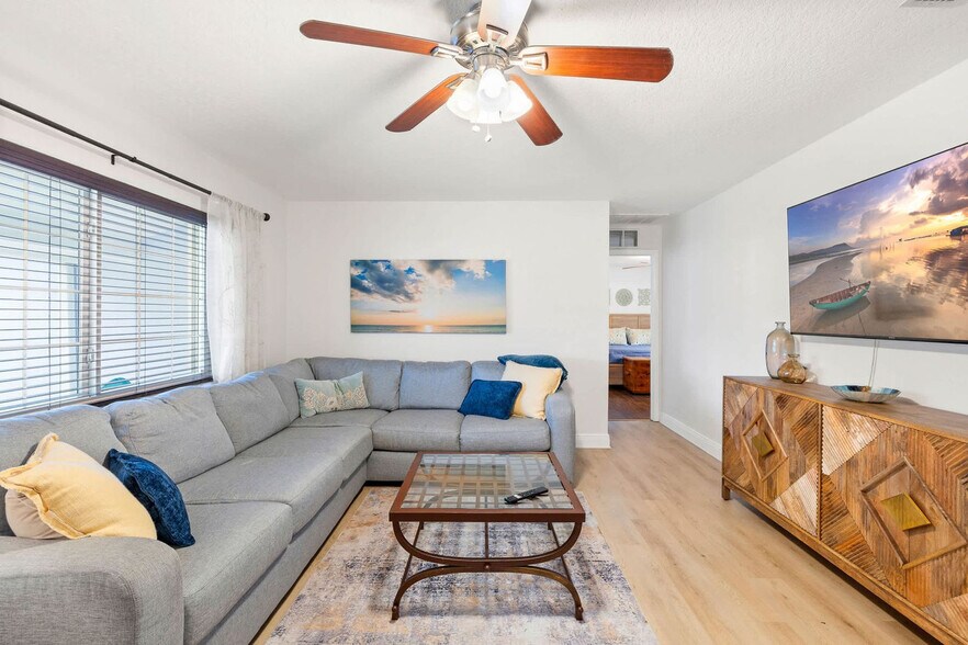 Building Photo - 6398 Woodland Blvd