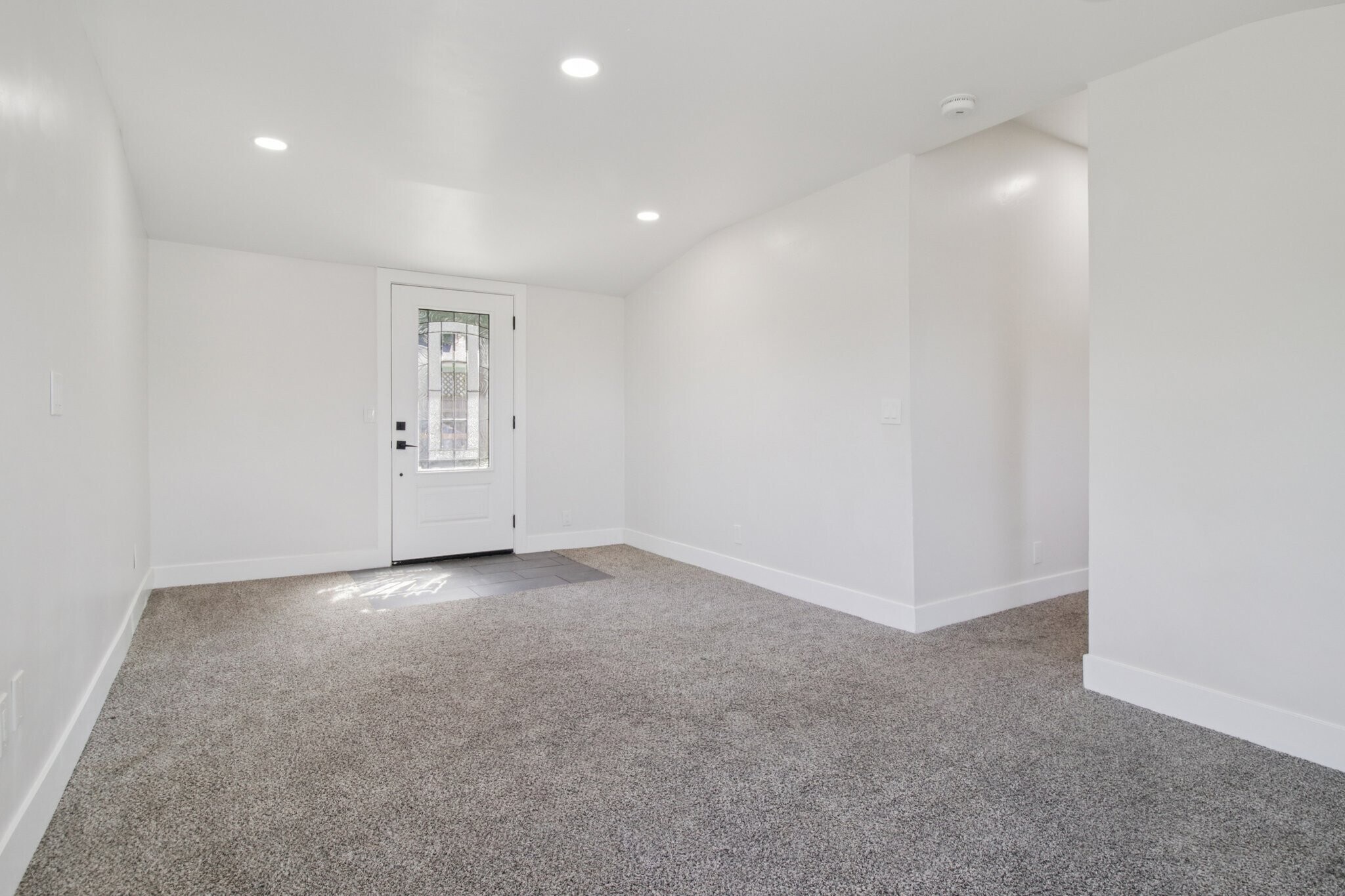 Building Photo - 30 Bloomfield Rd