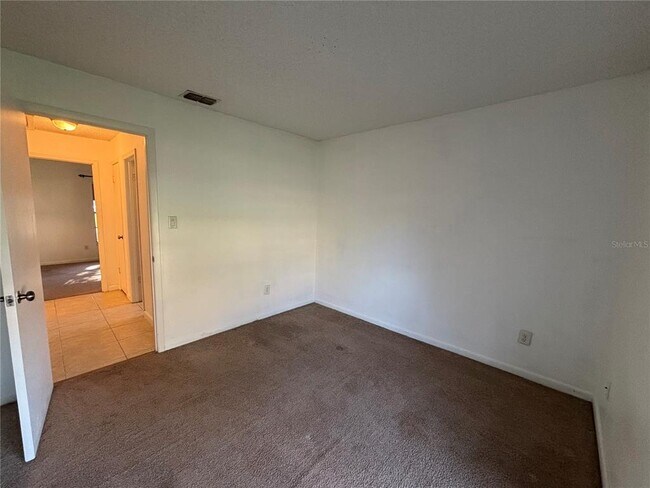 Building Photo - 1761 Lakeview Village Dr