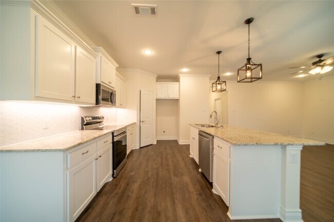 Building Photo - 8507 Christie Ln