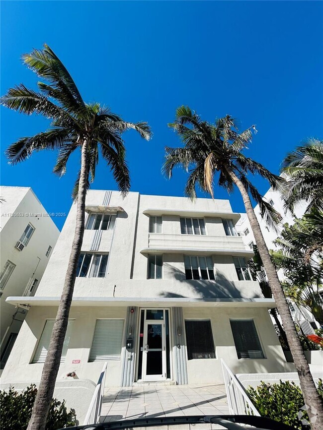 Building Photo - 3710 Collins Ave