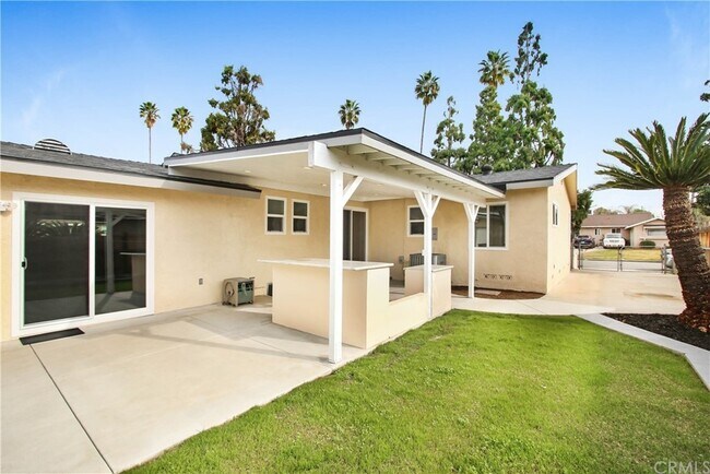 Building Photo - 5423 N Ranger Dr