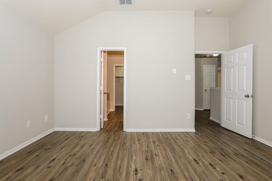 Building Photo - 16738 N Gull Dr
