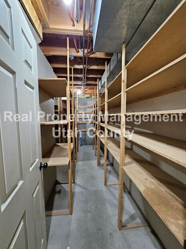 Building Photo - 81 S 220 W St