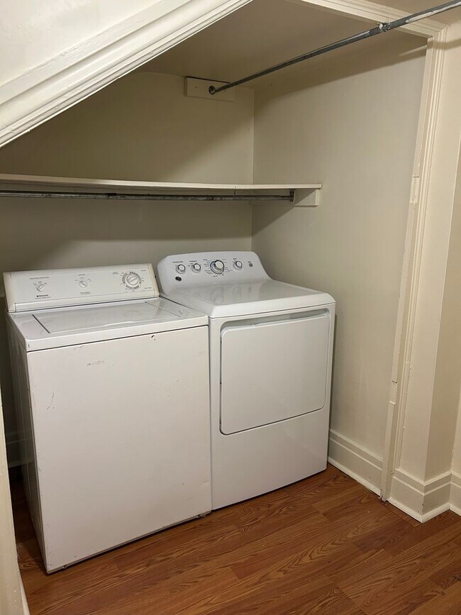 Building Photo - 624 Chestnut St