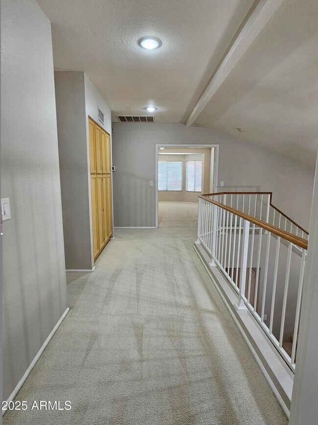 Building Photo - 110 E Evelyn Ln