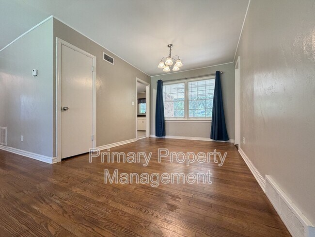 Building Photo - 1722 Mattern Dr