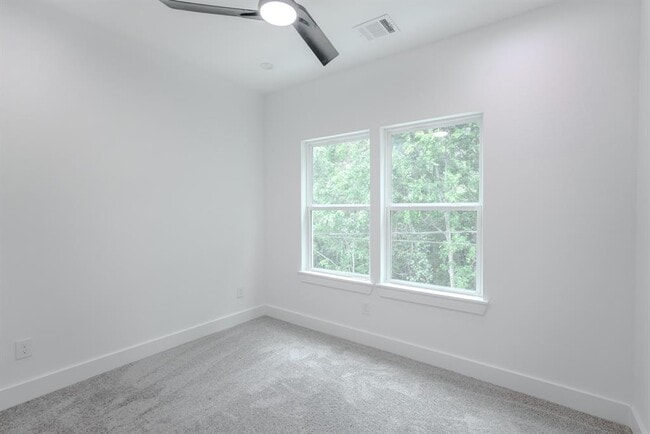 Building Photo - 7903 Sunnyhill St