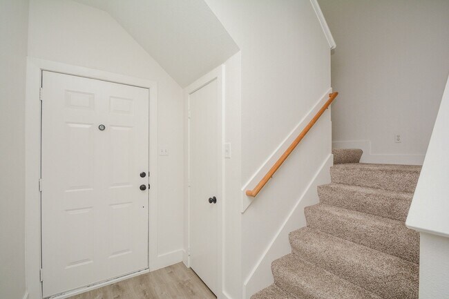 Building Photo - 9939 Farrell Dr