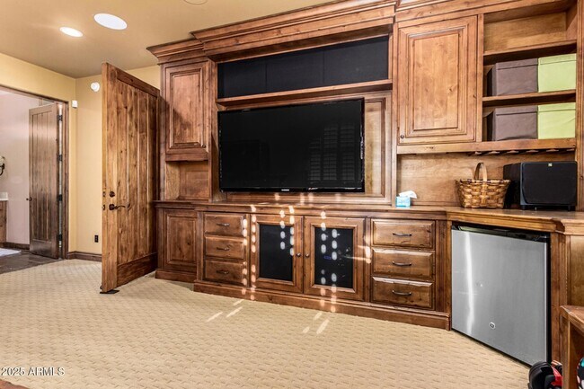 Building Photo - 1930 E Desert Willow Dr