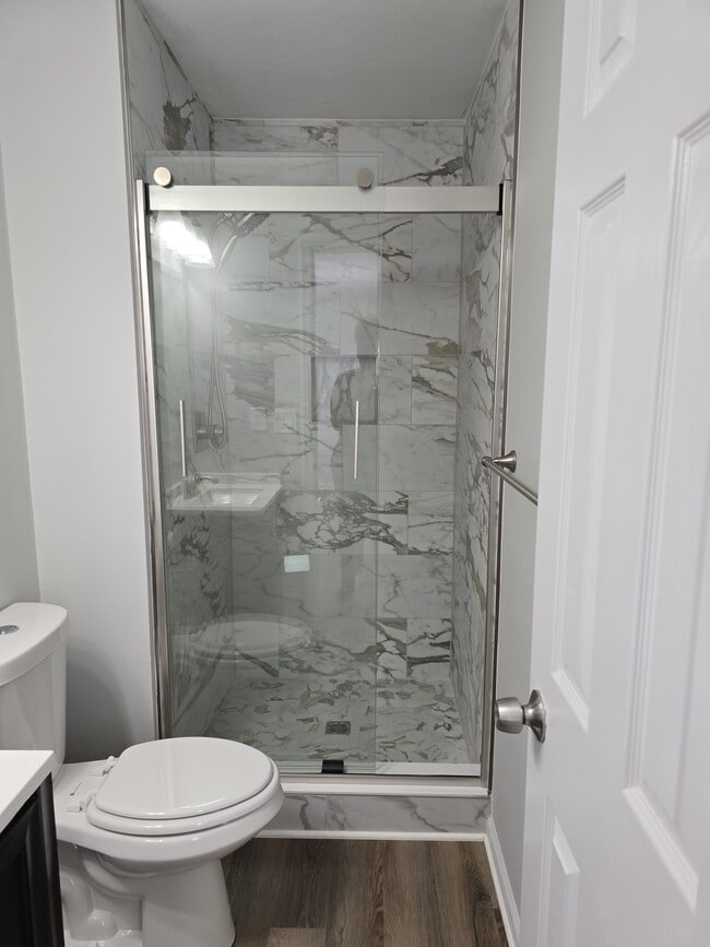 Master Bathroom - 1584 Boles Pl