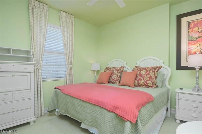 Building Photo - 11945 Alegria St