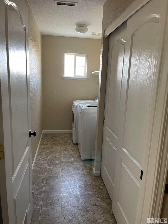 Building Photo - 17895 Timber Grove Ct