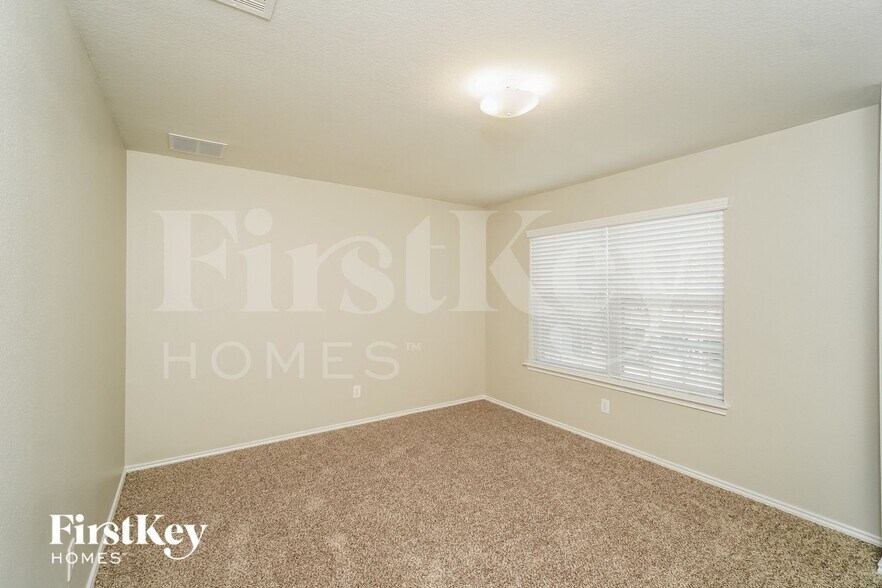 Building Photo - 146 Bentwood Ranch Dr