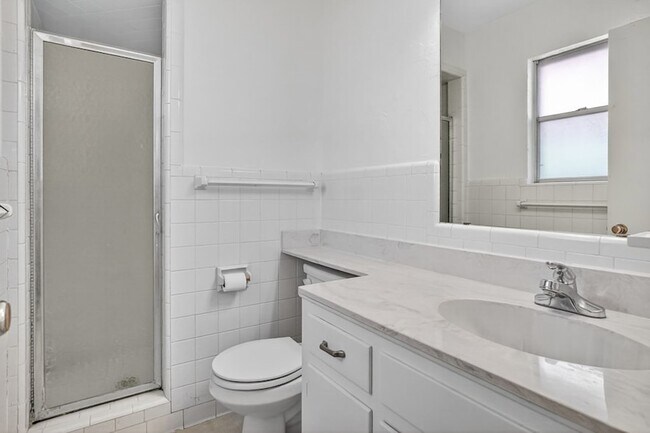 Building Photo - 3210 Cimmaron Ave