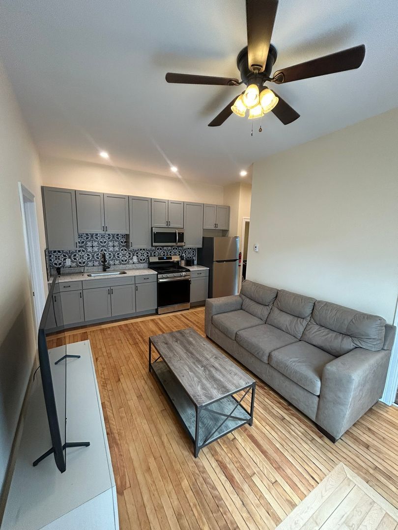 Building Photo - 416 Pearl St