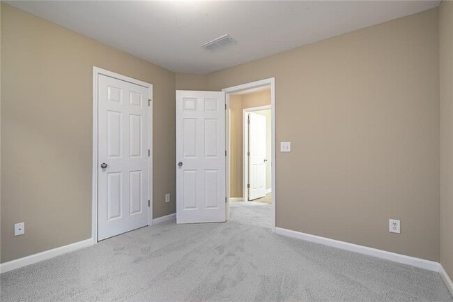 Building Photo - 3284 Sheffield Cir