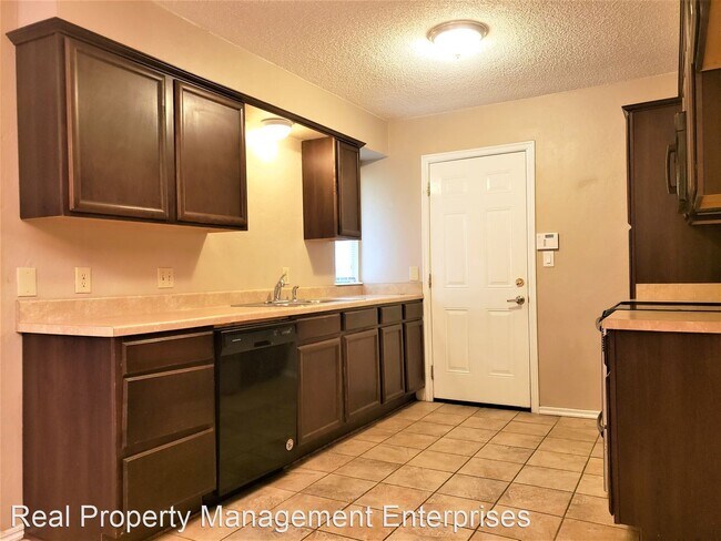 Building Photo - 2 br, 2 bath House - 6801 Woodlake Dr