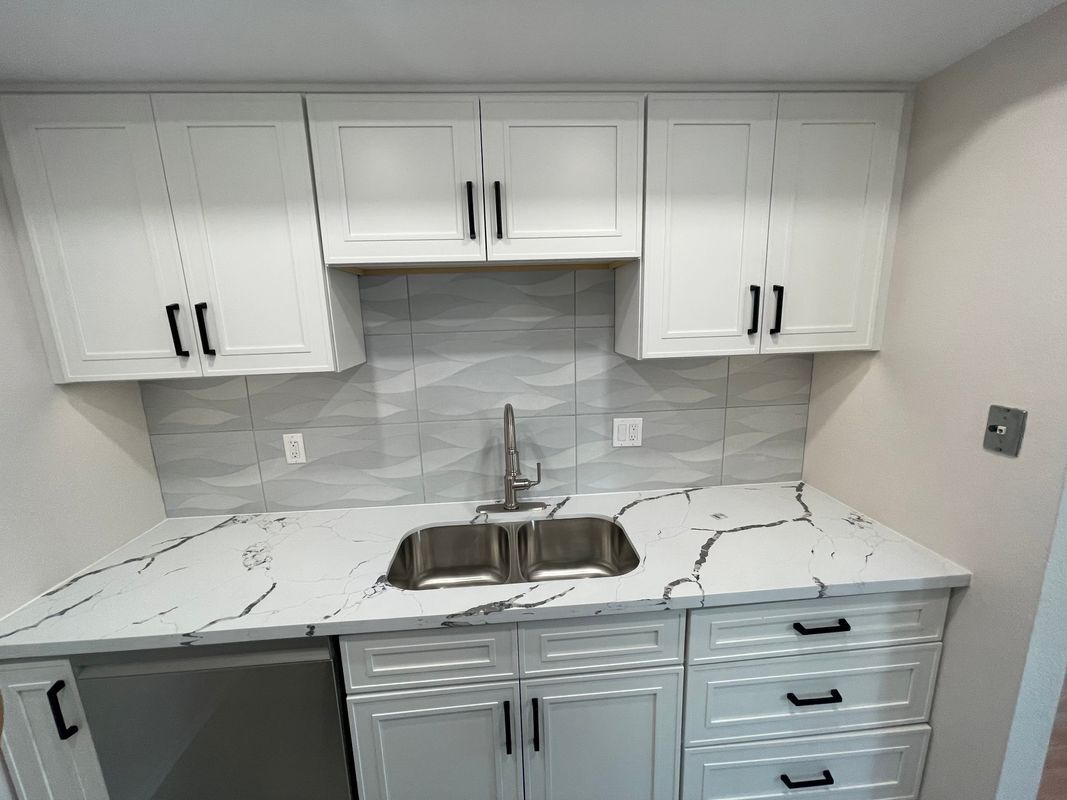 Building Photo - 228 S Esplanade St