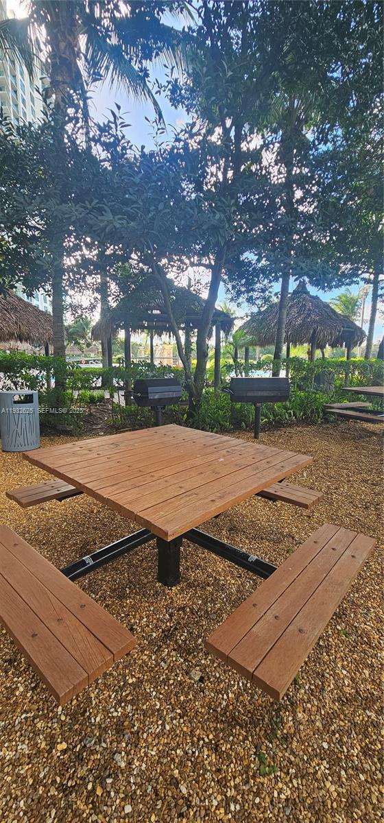 Building Photo - 2681 N Flamingo Rd