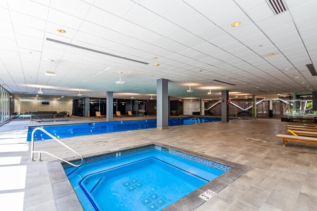 Building Photo - 7147 E Rancho Vista Dr