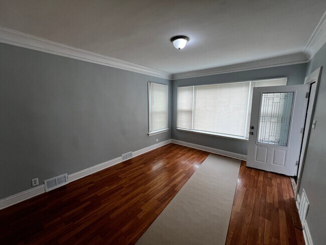 Building Photo - 346 W 113th St
