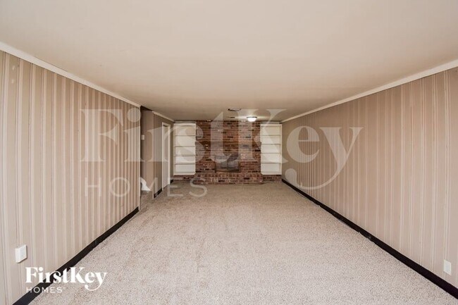 Building Photo - 5602 Culver St