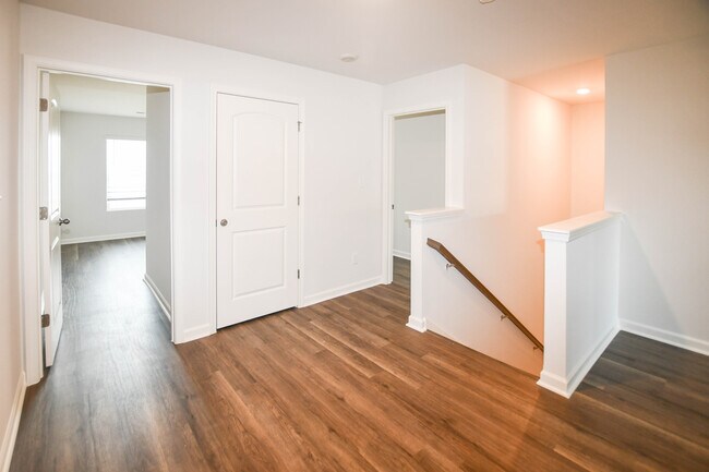 Building Photo - 130 Maple Spring Trl