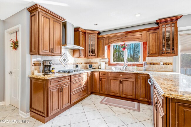 Building Photo - 7 Oak Tree Ln