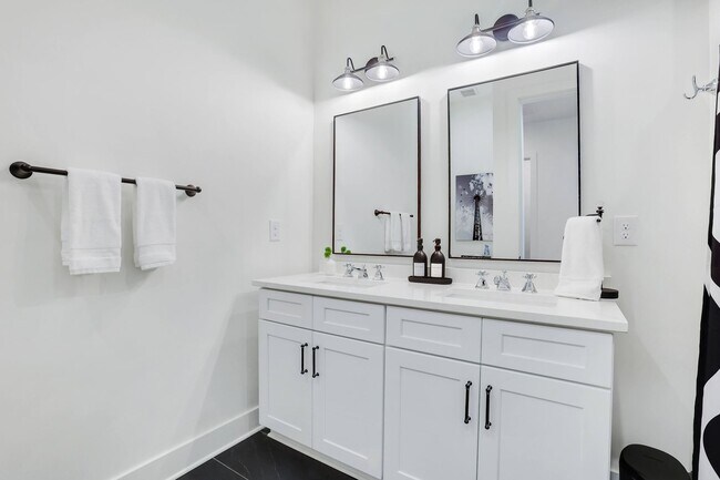 Building Photo - Upscale Palmyra Terrace Townhome! Fully Fu...