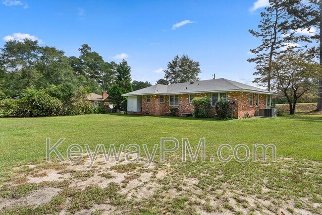 Building Photo - 1457 Columbia Hwy N