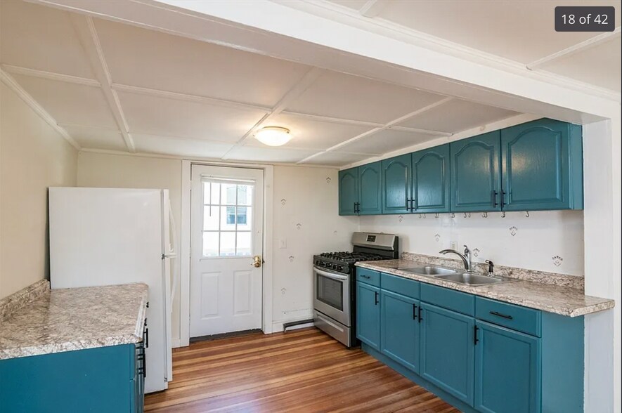 Kitchen - 13 Cherry St
