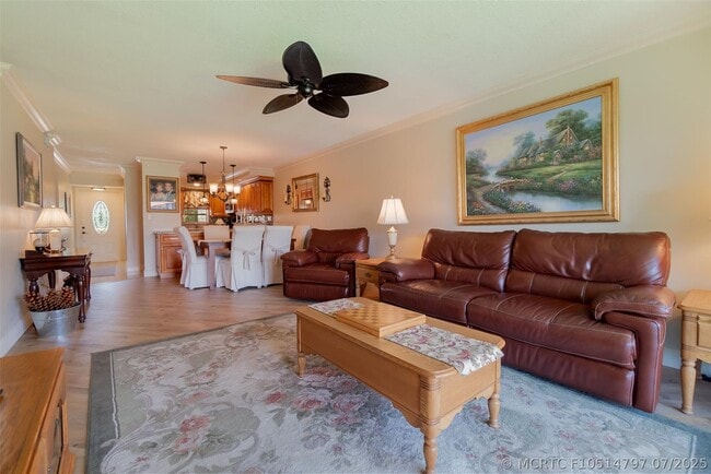 Building Photo - 820 S Hollybrook Dr