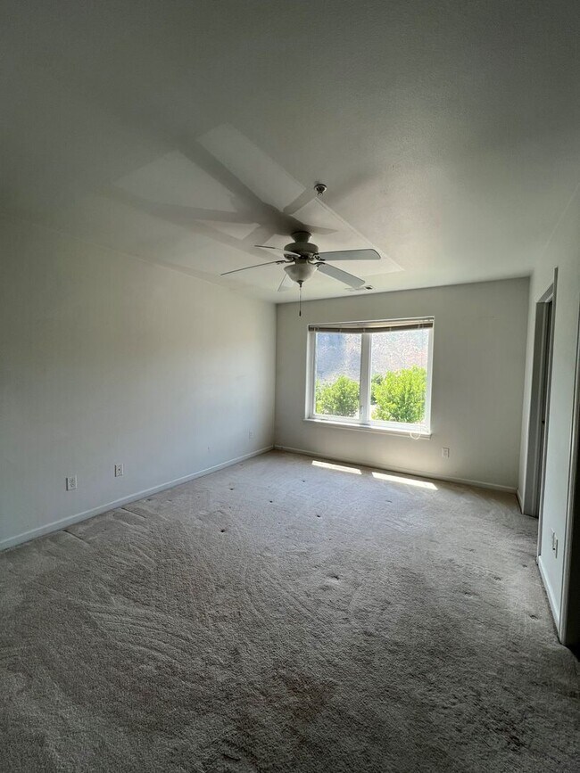 Building Photo - 3 Bedroom 2 Bath Condo in New Castle