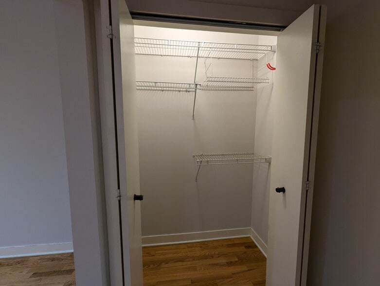 Building Photo - 2423 N Kedzie Blvd