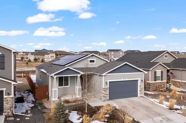Building Photo - Beautifully Updated 4-Bedroom Home with Op...