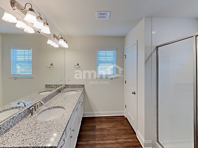 Building Photo - 132 Rivulet Dr