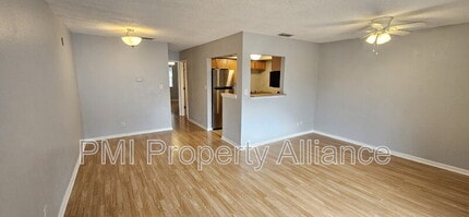 Building Photo - 302 Lewfield Cir