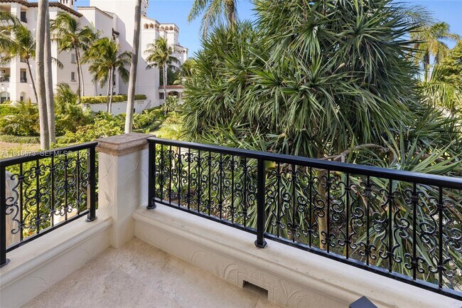 Building Photo - 4924 Fisher Island Dr