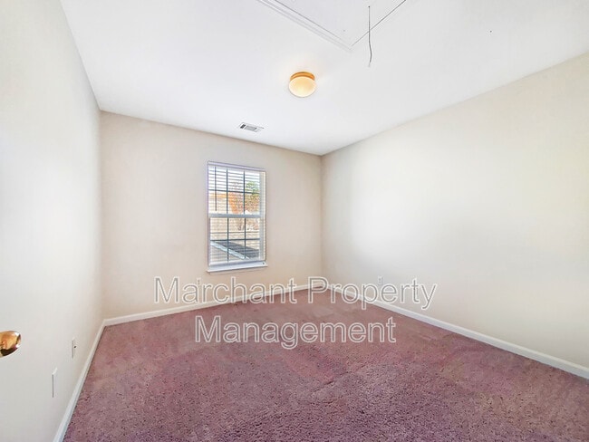 Building Photo - 9 Sunfield Ct