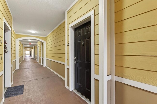 Building Photo - 8539 Gate Pkwy W