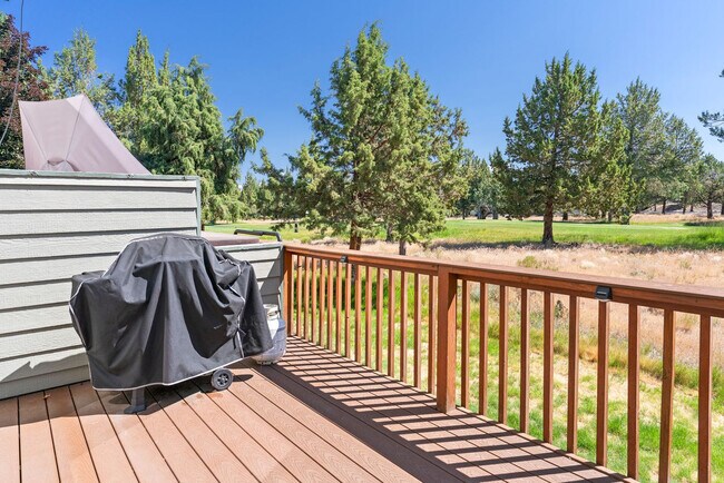 Building Photo - 1084 Golden Pheasant Dr
