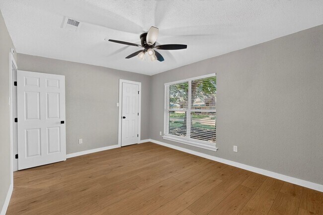 Building Photo - 2308 Chamberlain Dr