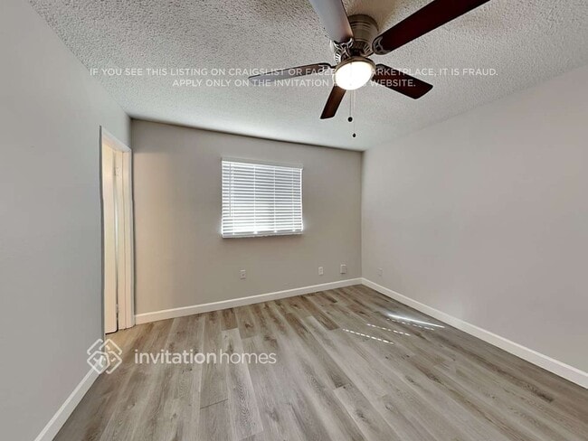 Building Photo - 3817 W Cactus Wren Dr