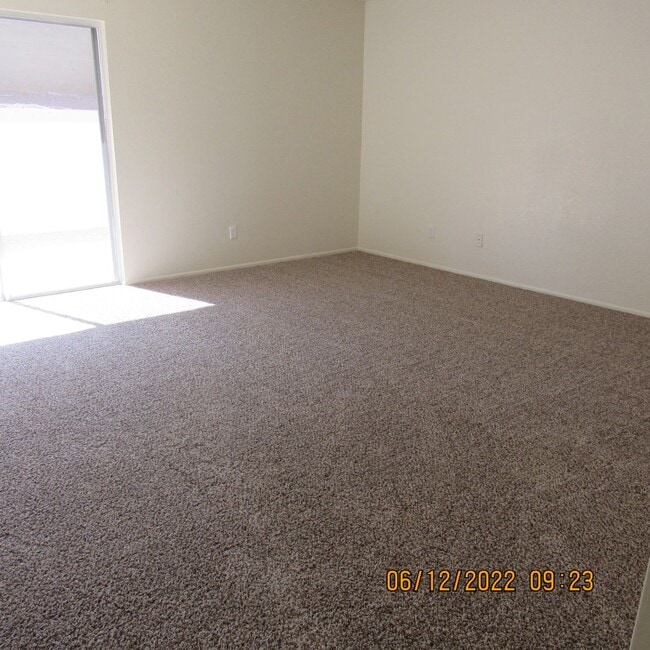 Building Photo - 3590 Clearwater Dr