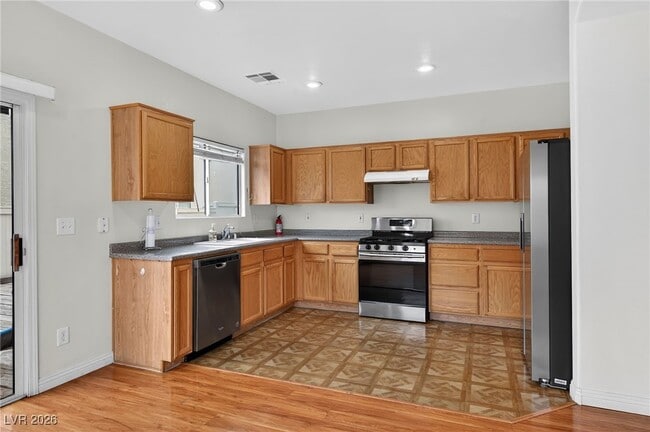 Building Photo - 8038 Kings Ransom St