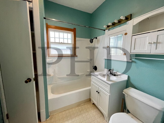 Building Photo - 509 E Harney St