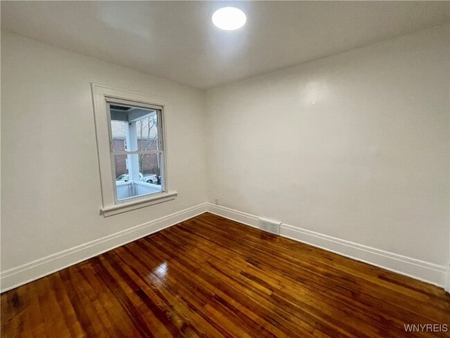 Building Photo - 434 23rd St